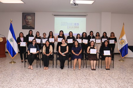 Un total de 19 mujeres conformaron la primera edición del diplomado.
