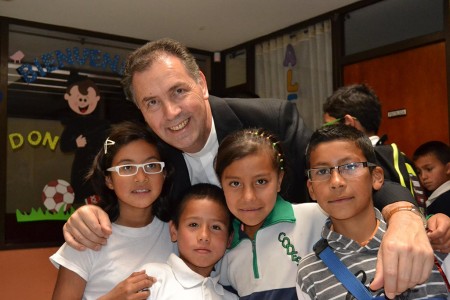 "Cada vez es más evidente que si se quiere incidir realmente en la educación de los jóvenes, el compromiso y la corresponsabilidad de todos y cada uno es importante e imprescindible." (Rector Mayor de los Salesianos).