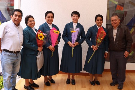 Hijas del Divino Salvador llegaron a Ecuador.