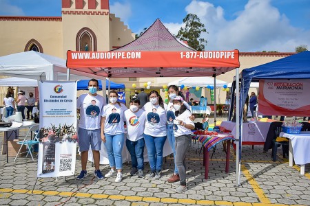 Todos los grupos que conforman la parroquia participaron con gran entusiasmo durante toda la mañana del domingo.