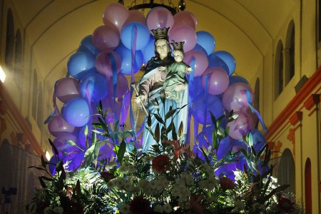 Feligreses celebraron con amor a María Auxiliadora.