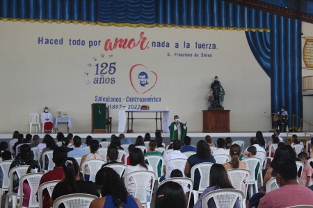 Inicio de las Escuelas de Padres en el Colegio Salesiano San Juan Bosco de Granada.