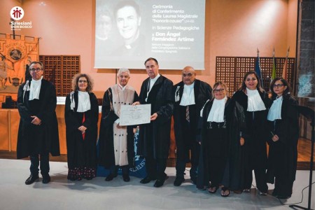 El Rector Mayor de los Salesianos en la Universidad de Palermo, Italia.