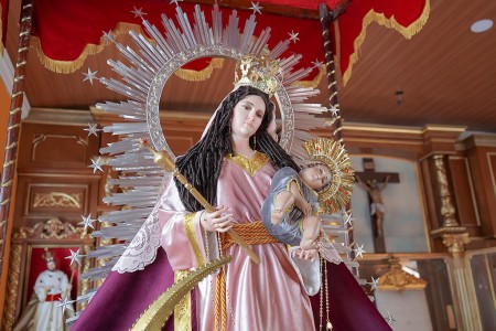 Imagen de Nuestra Señora del Rosario de la parroquia salesiana El Espíritu Santo en Guatemala.