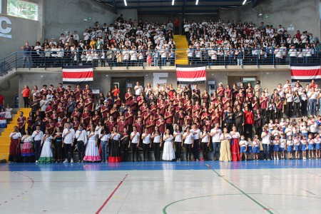 Estudiantes de CEDES Don Bosco celebraron el mes patrio.