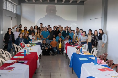 Equipo de comunicadores de CAM conectados con Don Gildasio Mendes.