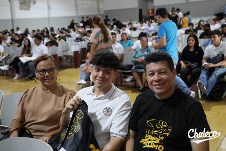 Alegría salesiana derrocharon los estudiantes y padres de familia de la promoción 2023 del Chaleco en la víspera de la fiesta de San Juan Bosco.