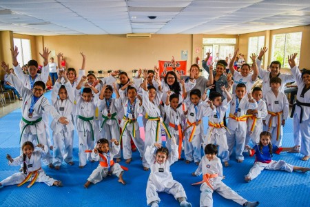 Niños aprenden autocontrol y defensa personal con esta disciplina deportiva.