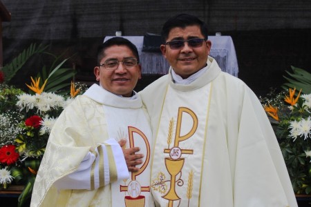 El carisma salesiano, encarnado en el mundo indígena, sigue transformando vidas y consolidando la fe en esta región montañosa, dejando frutos como Bernardo y Edwin, quienes ahora inician su ministerio sacerdotal al servicio de su pueblo.