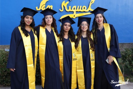 El Instituto Salesiano San Miguel felicitó a los graduados y a sus familias por el esfuerzo realizado, animándolos a continuar siendo buenos cristianos y honrados ciudadanos.