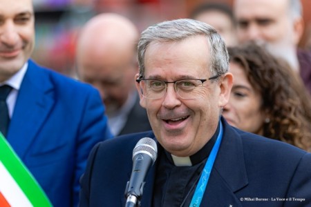 En su primera salida pública como Rector Mayor, el padre Fabio Attard visitó la cárcel de menores Ferrante Aporti en Turín, destacando el compromiso salesiano con los jóvenes vulnerables.