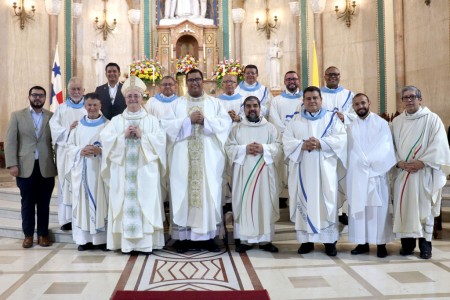 Este acontecimiento se convierte en un testimonio vivo de esperanza y entrega, capaz de inspirar a muchos jóvenes a descubrir, a la luz del ejemplo salesiano, la belleza de una vida consagrada al servicio de la comunidad, renovando así la vitalidad de las vocaciones en la Iglesia.