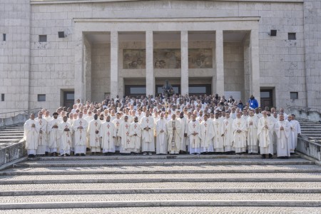 Esta peregrinaci&oacute;n renov&oacute; en los participantes del Cap&iacute;tulo General un sentido de pertenencia a la misi&oacute;n salesiana y la visi&oacute;n de Don Bosco, fortaleciendo su compromiso de servir a los j&oacute;venes con una perspectiva orientada hacia el futuro.
