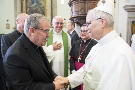 La visita del Papa León XIV a Castel Gandolfo representa para los salesianos un llamado a vivir con renovado entusiasmo la misión de Don Bosco: servir a los jóvenes, a la Iglesia y al mundo, con la mirada siempre puesta en Cristo, con ojos de misericordia y amor.