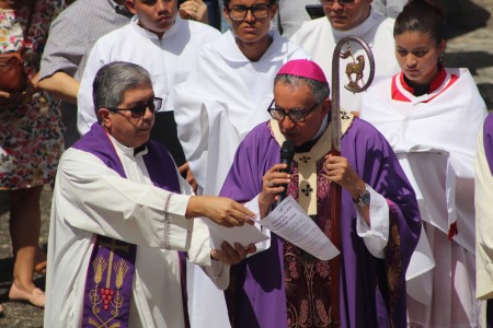 Mons. José Domingo Ulloa, Arzobispo Metropolitano de Panamá, presidió la apertura oficial de la Basílica Don Bosco como Templo Jubilar durante la celebración del Miércoles de Ceniza.