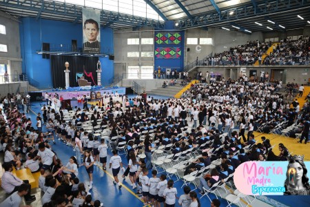 Con profundo fervor, la comunidad educativa de CEDES Don Bosco vivió la eucaristía en honor a María Auxiliadora, presidida por el padre Roberto Henríquez, SDB, como parte central de las celebraciones del día de la virgen salesiana. 