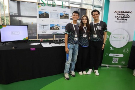 Estudiantes de CEDES Don Bosco invitan al p&uacute;blico a vivir la experiencia de la trig&eacute;sima edici&oacute;n de EXPOTEC, una celebraci&oacute;n de creatividad, innovaci&oacute;n y talento que marca 30 a&ntilde;os de formaci&oacute;n t&eacute;cnica al estilo salesiano.