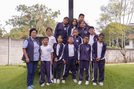 Este retiro marcó un paso decisivo en el camino de fe de los niños del Centro Escolar Miguel Magone, quienes se preparan con ilusión y fervor para recibir el sacramento de la Primera Comunión.