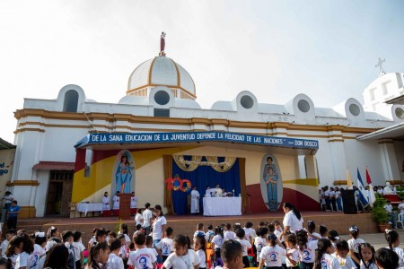 La comunidad educativa del Colegio Salesiano de Masaya celebró con fe y gratitud la Misa de Clausura del Año Escolar 2025, marcada por el espíritu salesiano de alegría y servicio.
