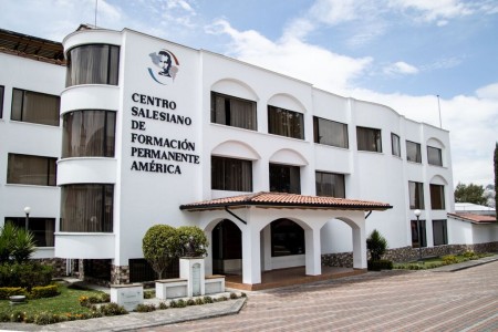 La fachada del Centro Salesiano de Formaci&oacute;n Permanente para toda Am&eacute;rica (CSFPA), que celebra 50 a&ntilde;os de historia, testimonio vivo de un sue&ntilde;o hecho realidad bajo la acci&oacute;n de Dios y el esfuerzo de tantos protagonistas