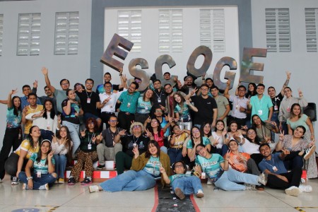 Los 18 jóvenes participantes del retiro FDS Escoge #186 en el Centro Don Bosco de Pérez Zeledón vivieron un fin de semana de reflexión, oración y alegría, fortaleciendo su fe y sentido de comunidad.
