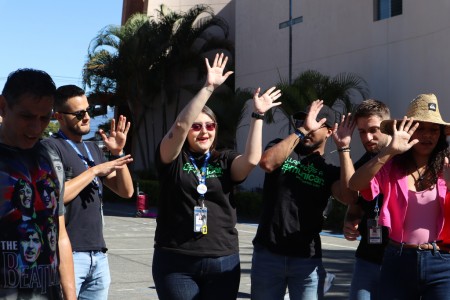 Comunidad educativa de CEDES Don Bosco participa en actividades fraternas para celebrar a San Juan Bosco con alegr&iacute;a salesiana.