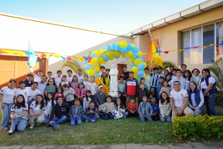 Ni&ntilde;os y j&oacute;venes de la Parroquia El Esp&iacute;ritu Santo celebran con alegr&iacute;a y esp&iacute;ritu salesiano la fiesta de Don Bosco, compartiendo juegos, fe y fraternidad.