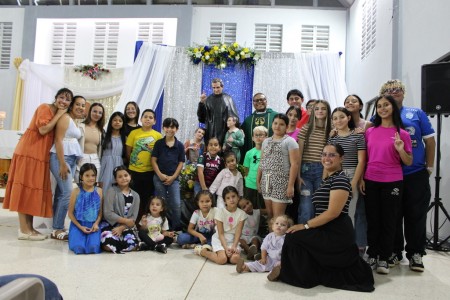 La comunidad del Centro Don Bosco de P&eacute;rez Zeled&oacute;n celebr&oacute; a san Juan Bosco con actividades juveniles y familiares, y renovando su compromiso de vivir el carisma salesiano.
