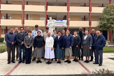 Participantes del 27&ordm; Encuentro CIMAC/NAC&ndash;Mesoam&eacute;rica, con presencia de representantes de la Inspector&iacute;a Salesiana CAM, durante la jornada de reflexi&oacute;n y trabajo conjunto por una educaci&oacute;n salesiana transformadora.