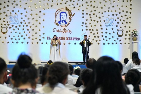 J&oacute;venes del Colegio Salesiano San Juan Bosco celebran el arte y la identidad nacional durante el Festival Dariano, rindiendo homenaje al poeta nicarag&uuml;ense Rub&eacute;n Dar&iacute;o.