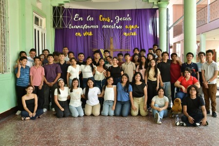 J&oacute;venes salesianos de Granada fortalecen su fe y compromiso cristiano durante el retiro cuaresmal &ldquo;Firmes en la cruz&rdquo;, caminando junto a Jesucristo.