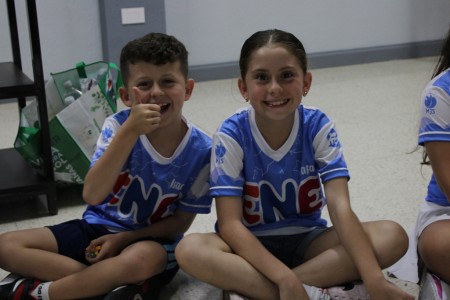 Integrantes del grupo ENE celebran con alegr&iacute;a su cuarto aniversario en el Centro Don Bosco, P&eacute;rez Zeled&oacute;n.