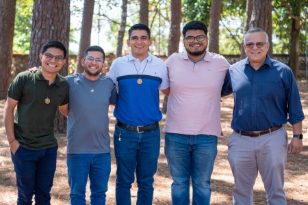 Tirocinantes salesianos comparten momentos de formaci&oacute;n, oraci&oacute;n y fraternidad durante su primer encuentro 2026, fortaleciendo su camino vocacional.