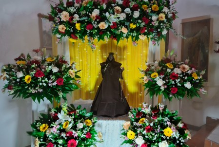 San Benito es recordado por su paciencia, entendimiento y su corazón sabio de pastor que sabía acompañar a quienes buscaban su consejo.