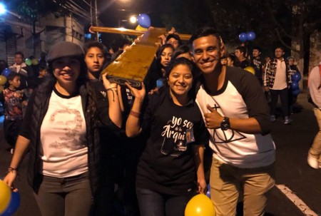 Llegan los símbolos de la JMJ a Guatemala. 