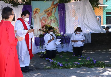 La comunidad parroquial pensó en cada detalle para organizar las celebraciones litúrgicas.
