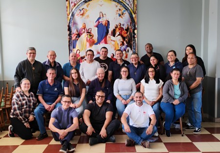 Colaboradores del Centro Don Bosco y del Centro Salesiano Santo Domingo Savio participan en el Retiro Cuaresmal en Cartago, renovando su compromiso salesiano como carisma vivo al servicio educativo y pastoral de los j&oacute;venes.