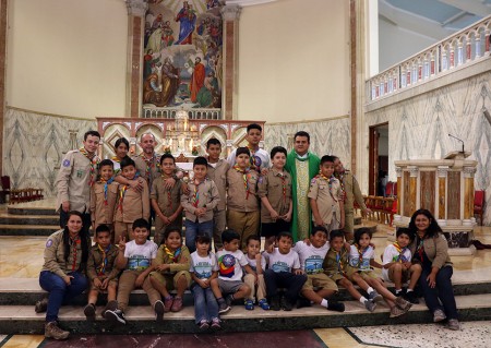 SIEMPRE LISTOS su estandarte; el uniforme, su escudo y la pañoleta, su pacto con Dios.