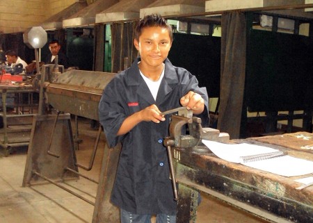 Estudiante del Taller de Soldadura