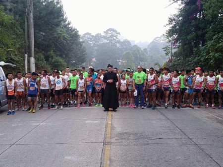 Una legua por Don Bosco. 