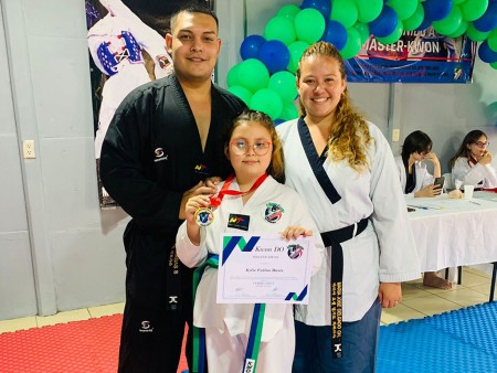 Kylie Fallas, ganadora de la medalla de plata del Campeonato Nacional de Taekwondo en la categoría de Pomsae.