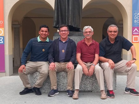 De izquierda a derecha: Hno. Oscar Arévalo, Hno. Gabriel Vásquez, Hno, Pedro Chico y el Hno. Felix Vallejos.