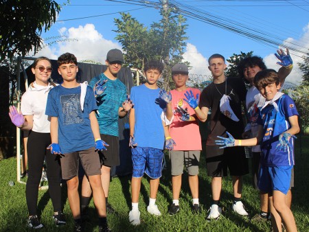 Los jóvenes del MJS disfrutaron el campobosco en un espíritu de familia.