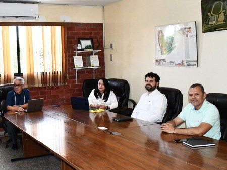 Representantes de USAID  en su visita a FUSALMO