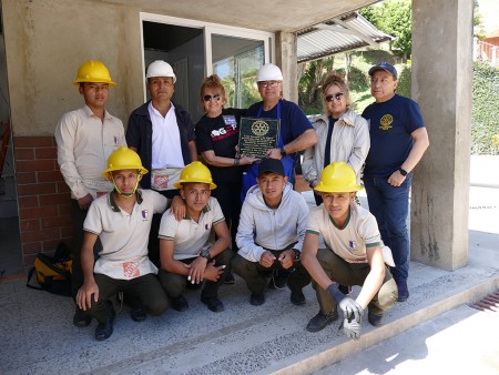 Cientos de jóvenes y vecinos del Centro Don Bosco se verán beneficiados con el acceso a agua purificada.