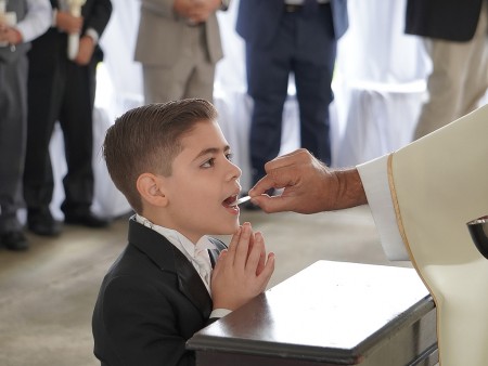 Los niños estuvieron muy felices de recibir a Jesús en su corazón por primera vez.