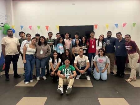 Jóvenes de Bartolomé Garelli y EJE participan en un retiro en Ciudad de Panamá, reflexionando sobre su vida espiritual y culminando con una emotiva eucaristía.