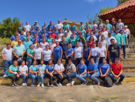 Este retiro espiritual no solo fue un espacio para la renovación individual, sino también para la construcción de una comunidad educativa más fuerte y unida.