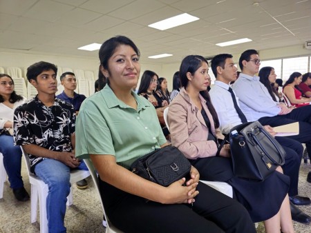 Jóvenes con nuevas herramientas para su superación tras haber culminado formación en FUSALMO. 