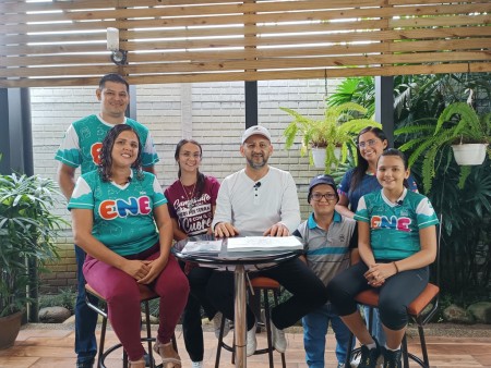 Jóvenes y participantes del Centro Don Bosco de Pérez Zeledón comparten sus experiencias en el programa EFFETÁ del Canal 14 TV Sur, destacando su vivencia dentro del carisma salesiano.